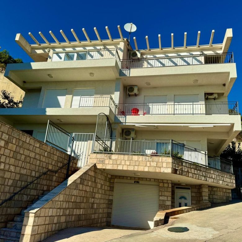 Townhouse with Sea View in Perazića Do – 250 m², 4 Bedrooms — Montenegro