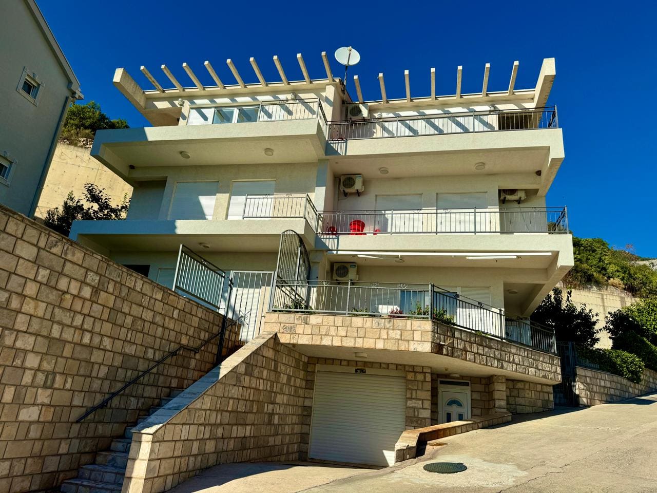 Townhouse with Sea View in Perazića Do – 250 m², 4 Bedrooms — Montenegro