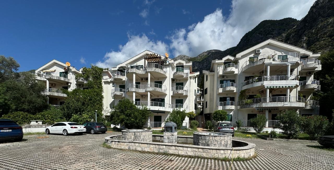 Risan Duplex Apartment – 130 m², Sea View & Pool — Montenegro
