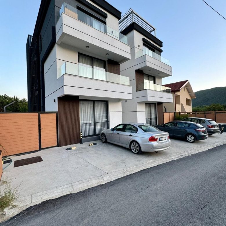 Lastva Grbaljska'da Daireler – Havuzlu Modern Evler, Budva'ya 5 km — Karadağ