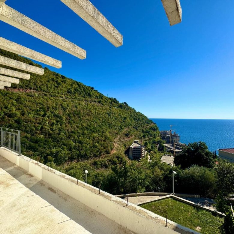 Townhouse with Sea View in Perazića Do – 250 m², 4 Bedrooms — Montenegro
