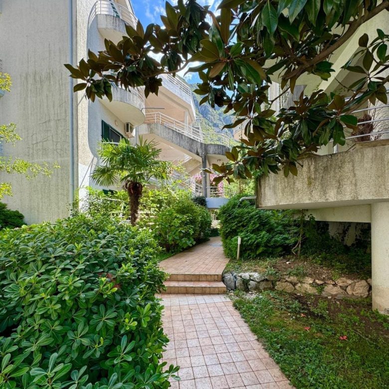 Risan Duplex Apartment – 130 m², Sea View & Pool — Montenegro