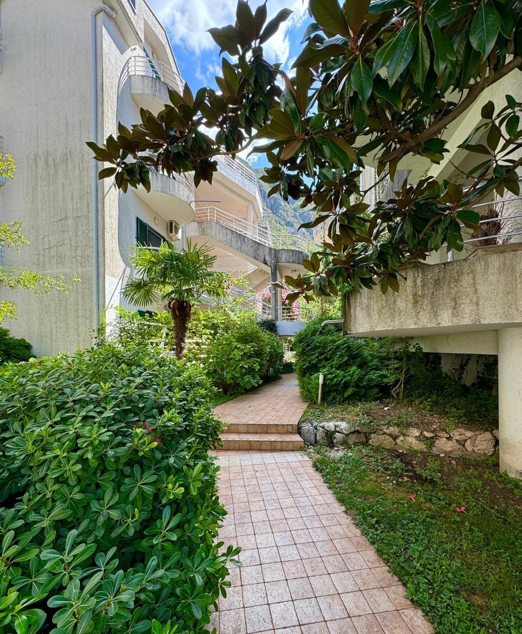 Risan Duplex Apartment – 130 m², Sea View & Pool — Montenegro