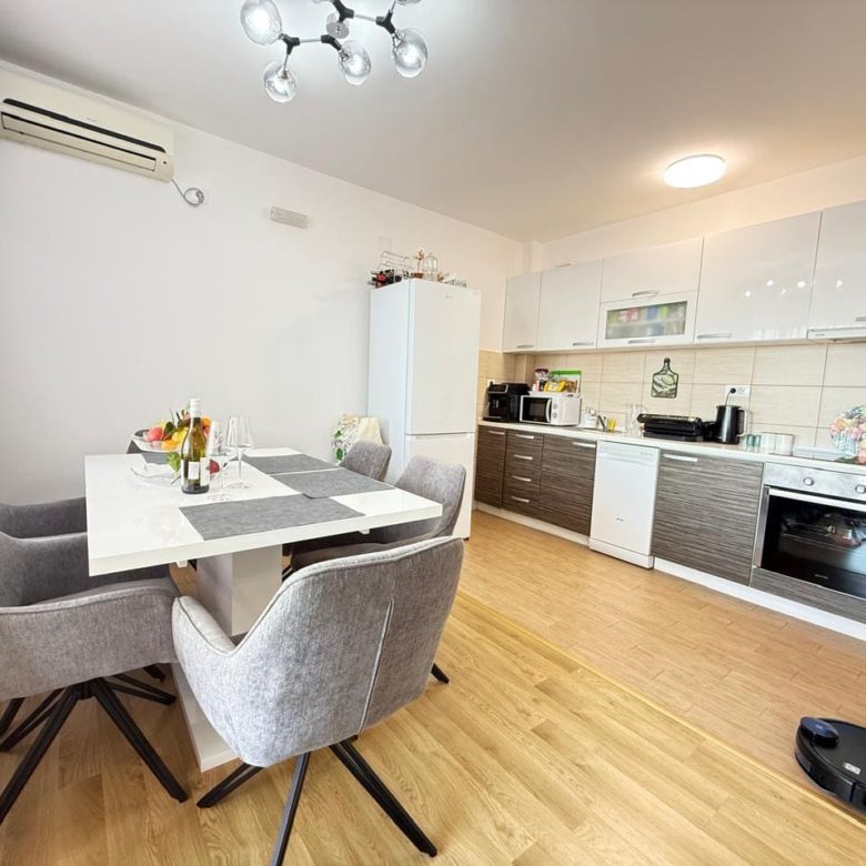Dobra Voda Apartment – 73 m², Sea View, Garage, 230 m to the Sea