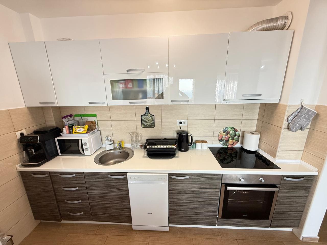 Dobra Voda Apartment – 73 m², Sea View, Garage, 230 m to the Sea