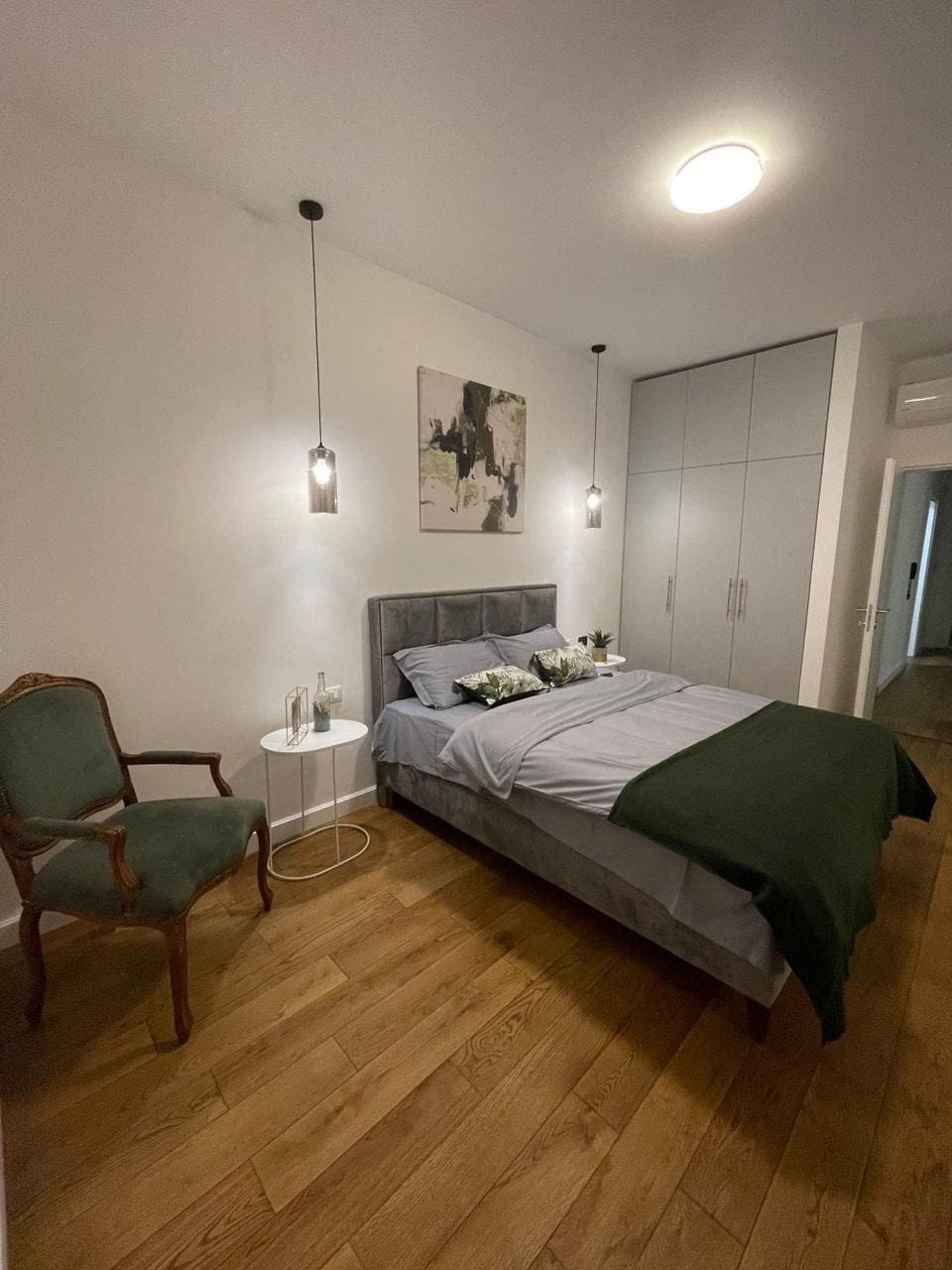 Bar Soho City Apartment – 65 m², Sea View, 3rd Floor — Montenegro