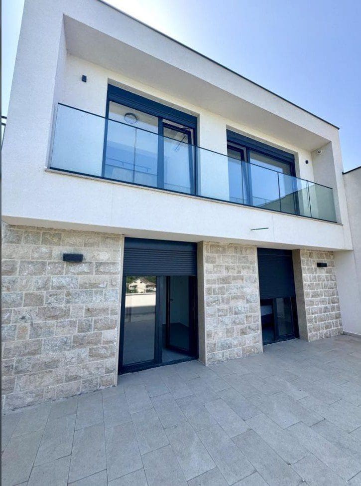 Montenegro Estates Montenegro (1) Duplex Apartment for Rent Tivat