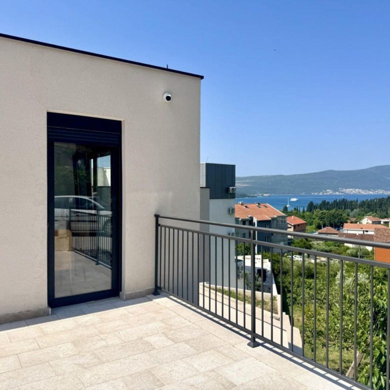 Duplex Apartment for Rent Tivat with Large Terraces — Montenegro