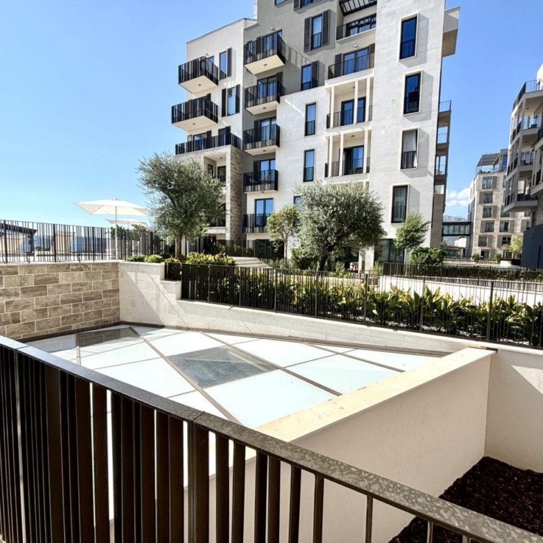 Three Bedroom Apartment Boka Place Porto Montenegro — Montenegro