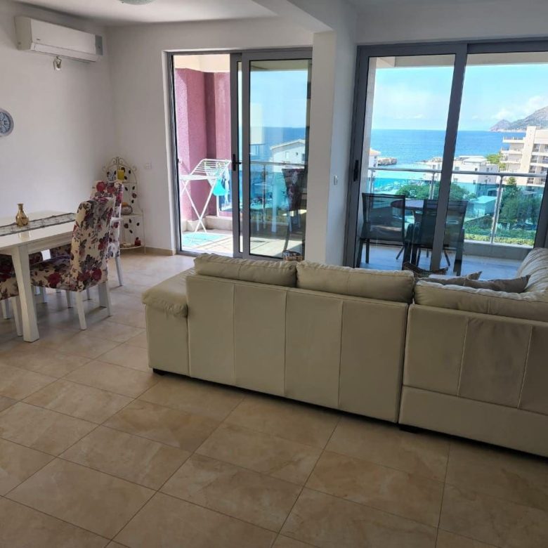 Dobra Voda'da Satılık Penthouse – 85 m² Yasal – Birinci Sınıf Sahil Konumu