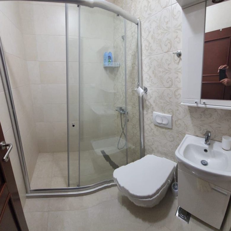 Dobra Voda'da Satılık Penthouse – 85 m² Yasal - Birinci Sınıf Sahil Konumu — Karadağ