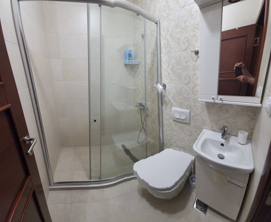 Dobra Voda'da Satılık Penthouse – 85 m² Yasal - Birinci Sınıf Sahil Konumu — Karadağ