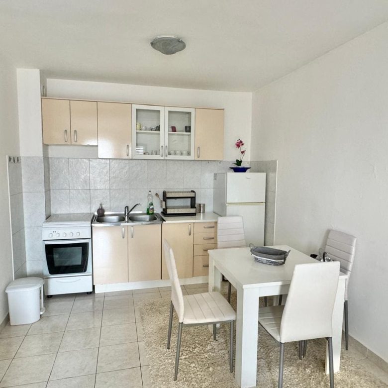 Продається однокімнатна квартира в Будві | 40 м² біля ресторану Kužina, Чорногорія