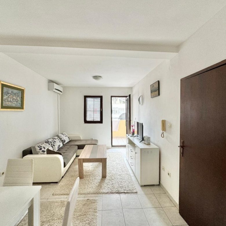 Продається однокімнатна квартира в Будві | 40 м² біля ресторану Kužina, Чорногорія