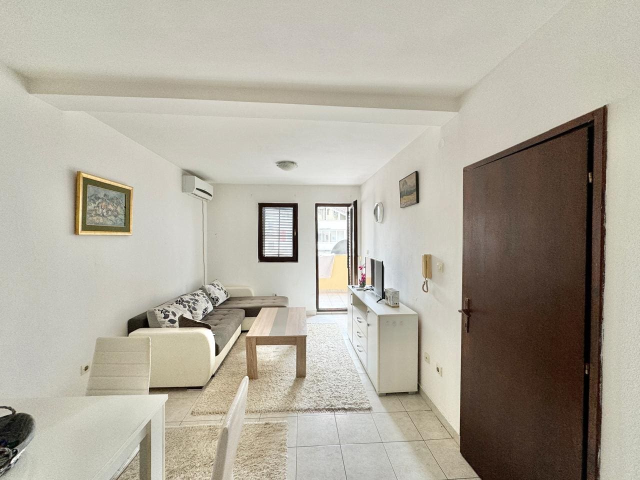 Продається однокімнатна квартира в Будві | 40 м² біля ресторану Kužina, Чорногорія