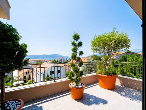Apartment for sale in Tivat