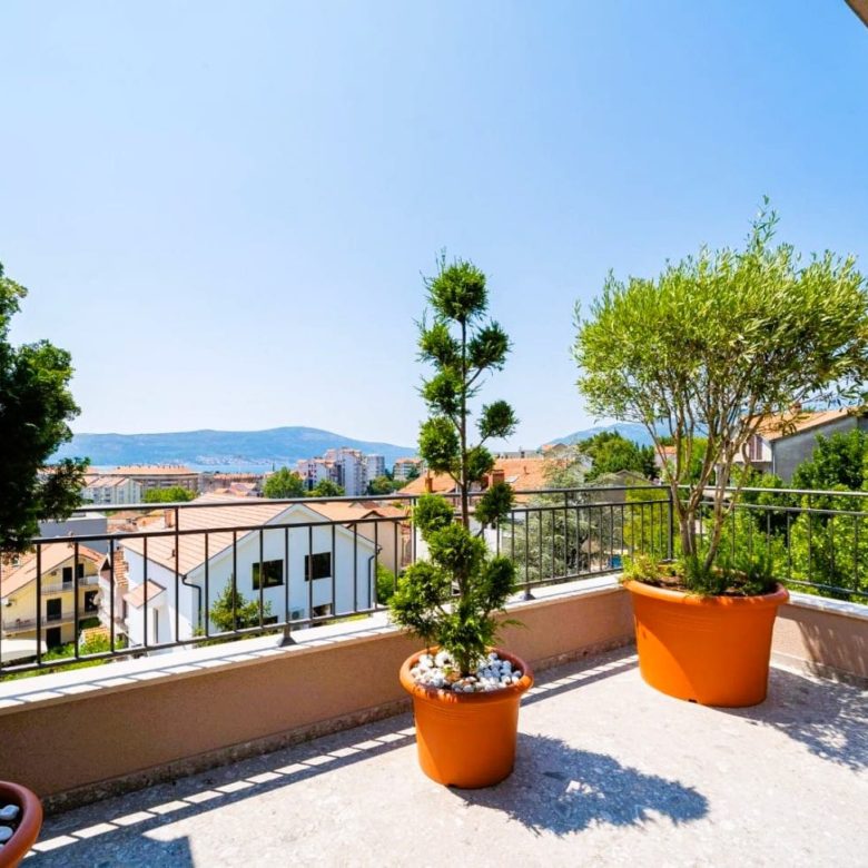 Apartment for Sale in Tivat — Top Floor, Sea View & 3 Private Parking Spaces