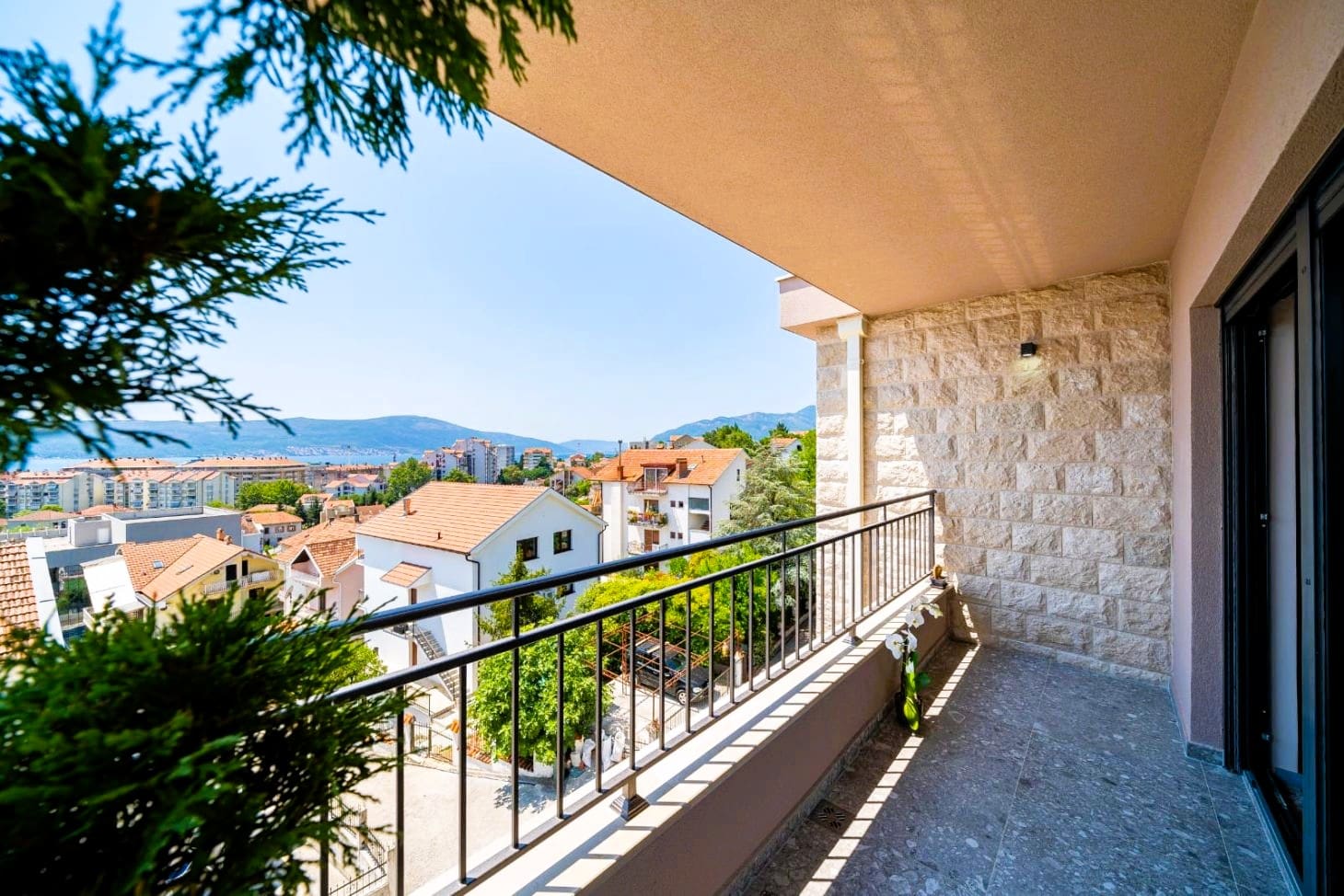 Apartment for Sale in Tivat — Top Floor, Sea View & 3 Private Parking Spaces — Montenegro
