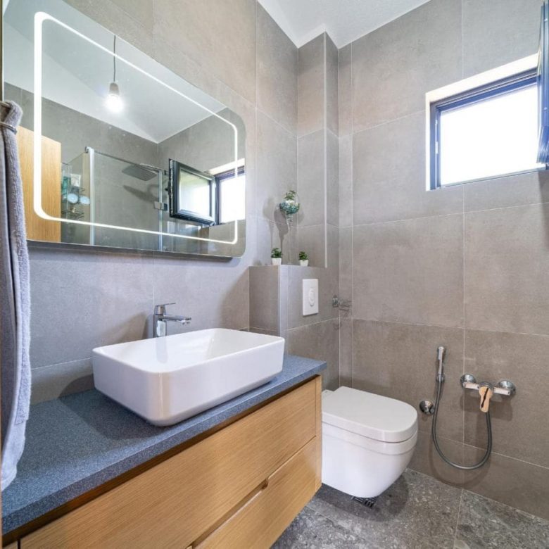 Apartment for Sale in Tivat — Top Floor, Sea View & 3 Private Parking Spaces — Montenegro