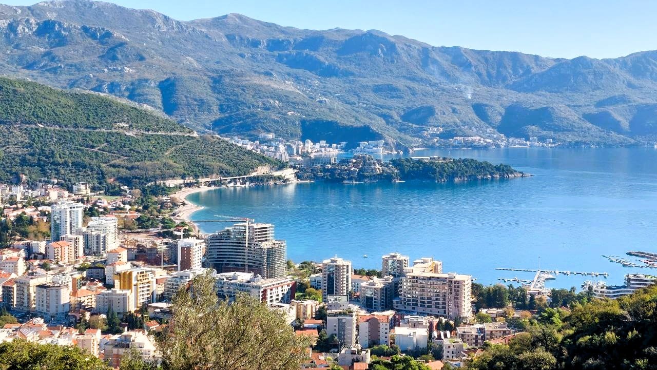 Wiza cyfrowego nomady w Czarnogórze 2026: Wymagania, zasady dochodu i gdzie mieszkać