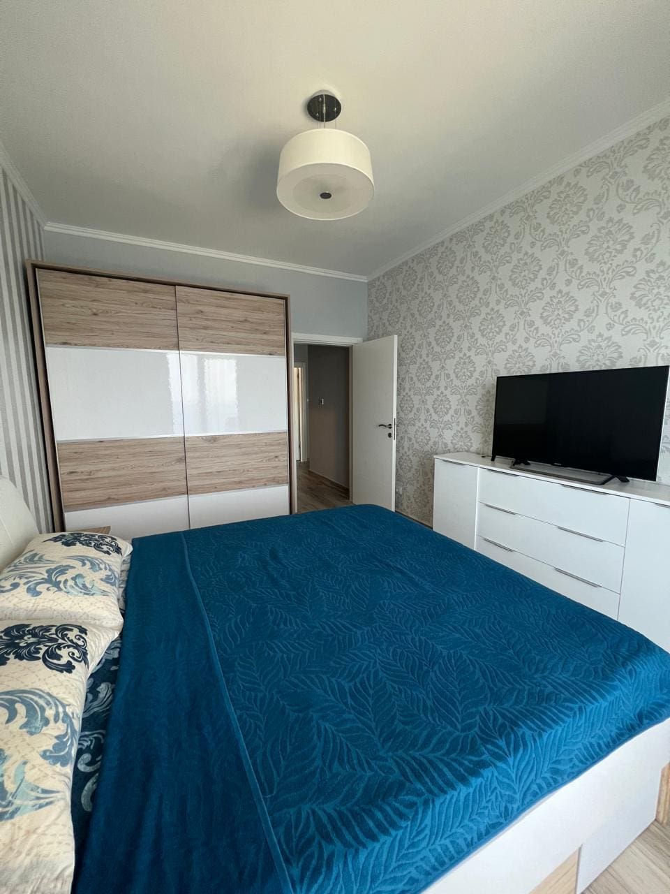 Furnished 2-Bedroom Waterfront Residence — Pool, Private Beach & Parking, 5 km from Bar — Montenegro