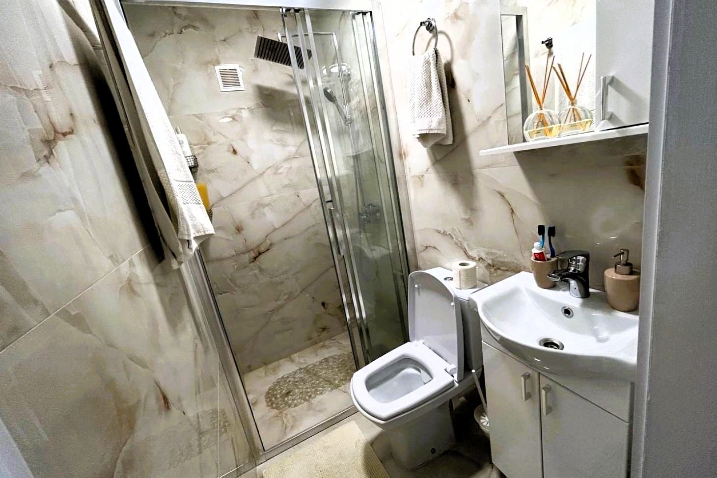 2-Bedroom Apartment Tivat 83m² | Porto Montenegro - 10min, Montenegro