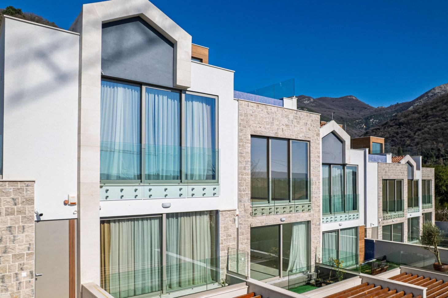 Lastva Park Townhouses Tivat: Premium 240-350m² Homes with Private Pools — Montenegro
