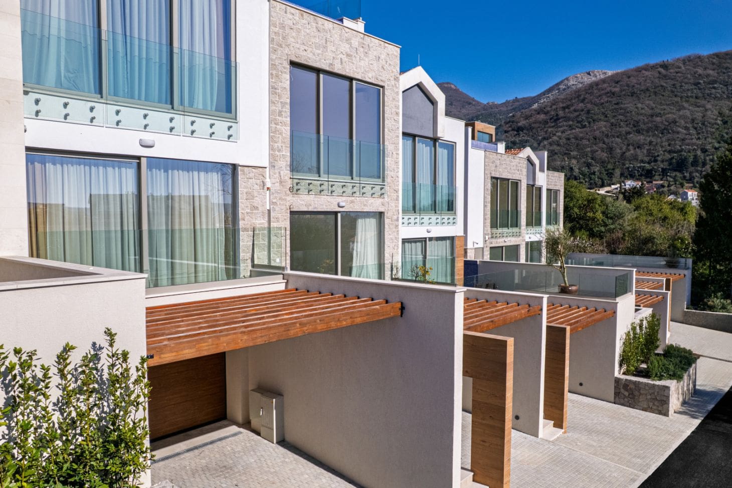 Lastva Park Townhouses Tivat: Premium 240-350m² Homes with Private Pools — Montenegro