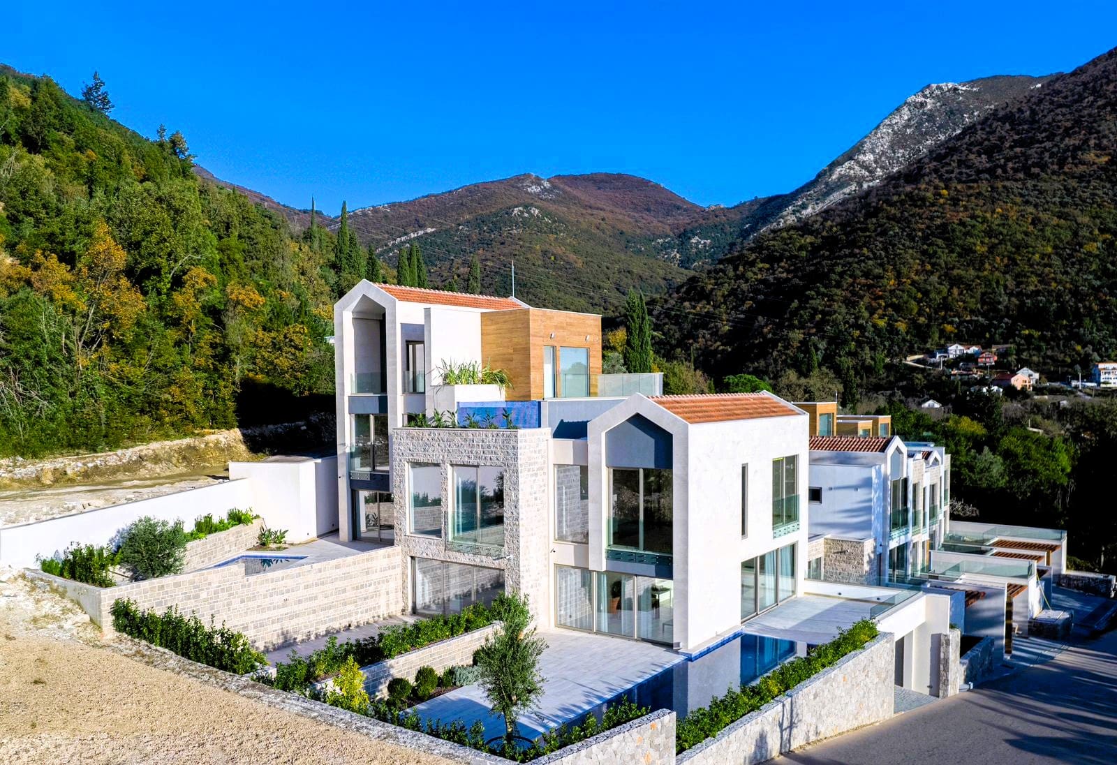 Lastva Park Townhouses Tivat: Premium 240-350m² Homes with Private Pools — Montenegro