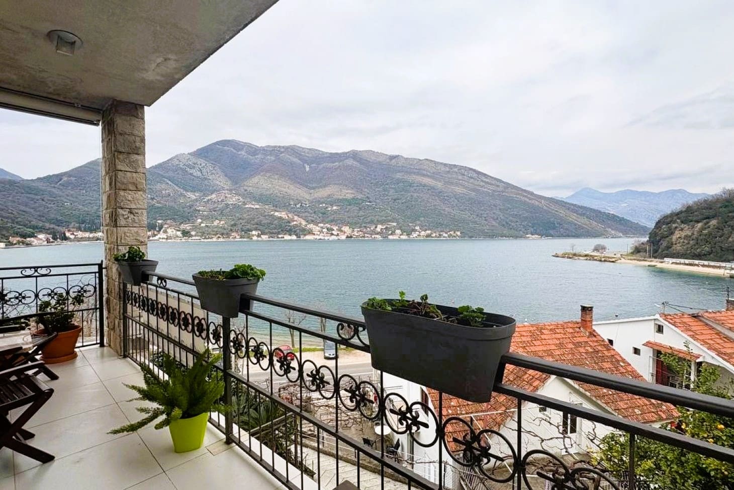 Lepetane Apartment with Sauna 180m² | Tivat Bay | 50m Beach — Montenegro