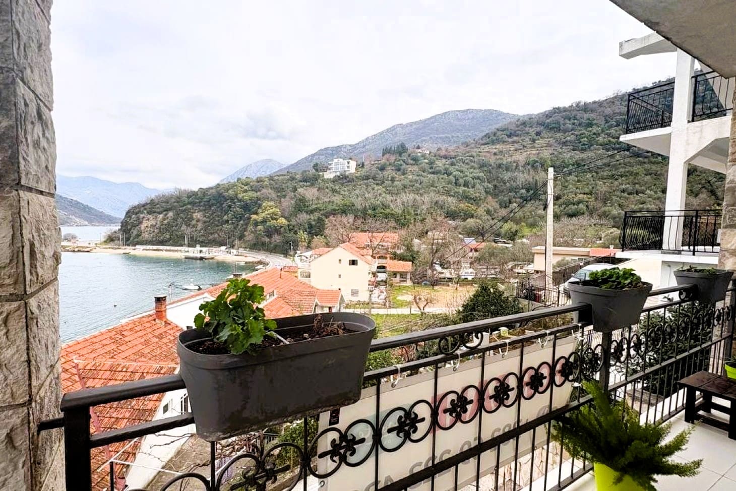 Lepetane Apartment with Sauna 180m² | Tivat Bay | 50m Beach — Montenegro