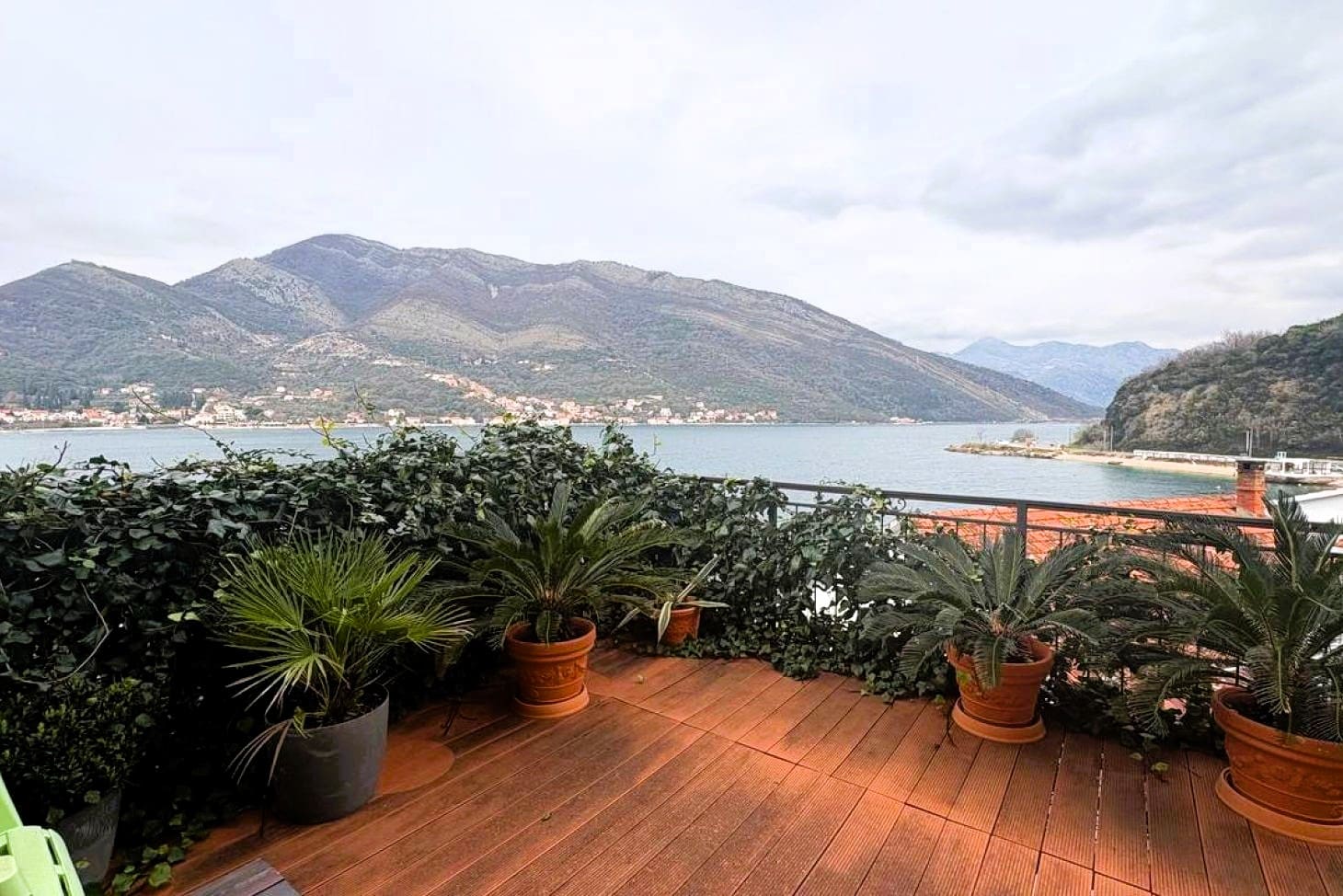 Lepetane Apartment with Sauna 180m² | Tivat Bay | 50m Beach — Montenegro