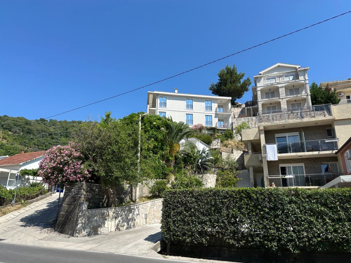 Lepetane Apartment with Sauna 180m² | Tivat Bay | 50m Beach — Montenegro