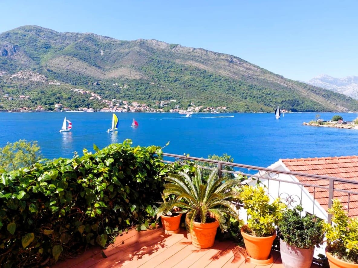 Lepetane Apartment with Sauna 180m² | Tivat Bay | 50m Beach — Montenegro