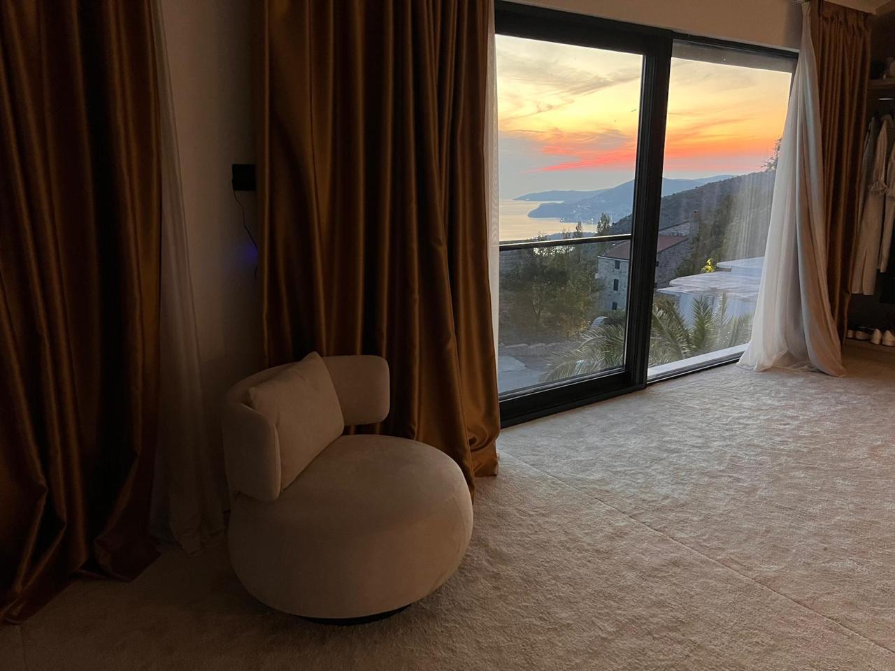 Luksuzna vila u Kuljačama Budva – 257m² raj sa pogledom na more — nekretnine Crna Gora