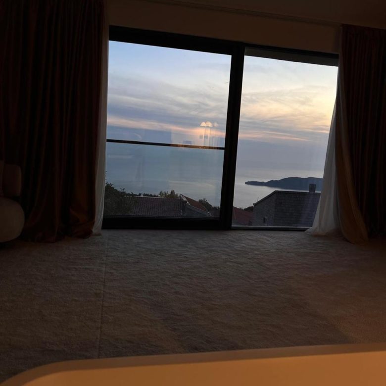 Luksuzna vila u Kuljačama Budva – 257m² raj sa pogledom na more — nekretnine Crna Gora