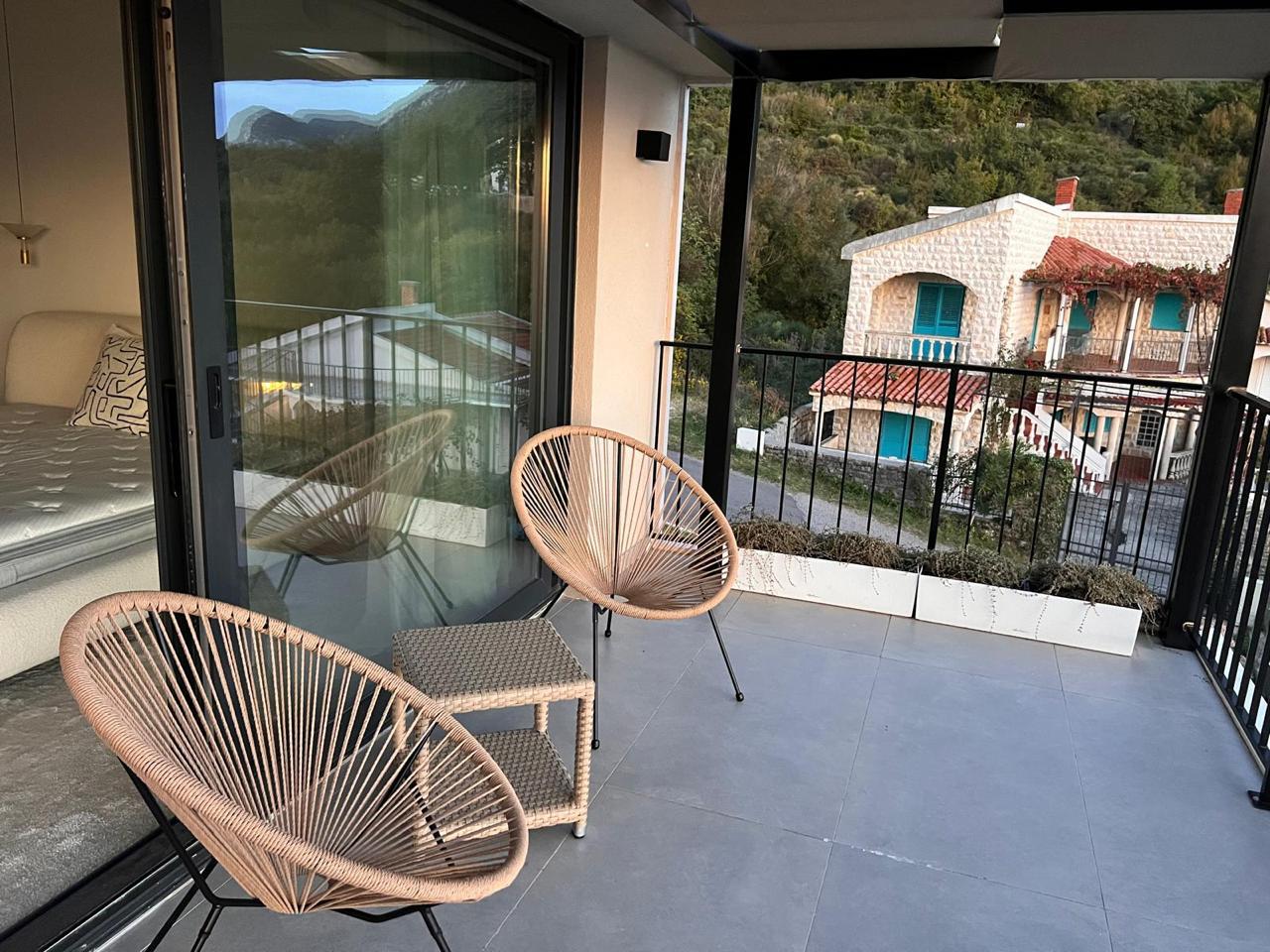 Luksuzna vila u Kuljačama Budva – 257m² raj sa pogledom na more — nekretnine Crna Gora