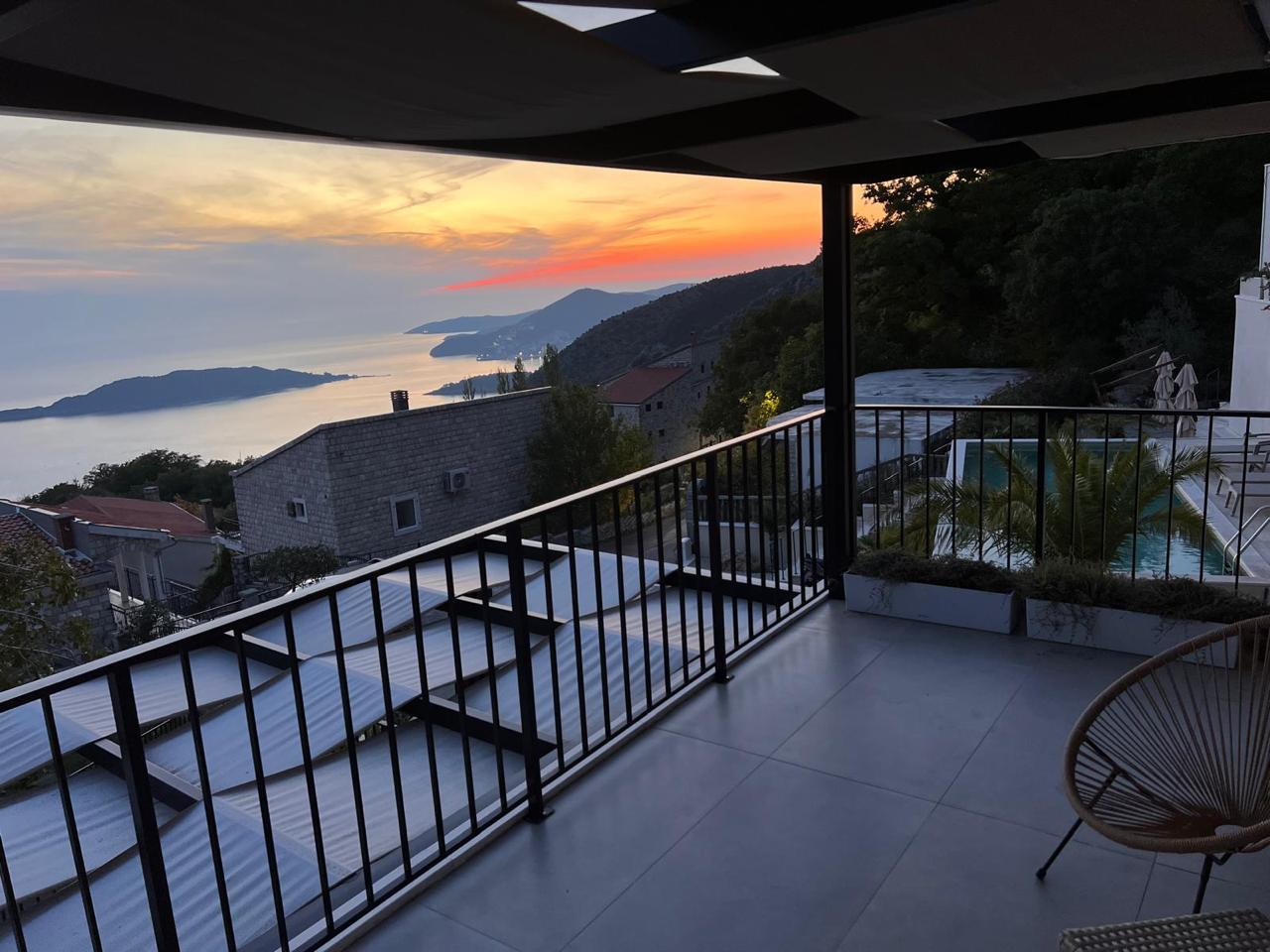 Luksuzna vila u Kuljačama Budva – 257m² raj sa pogledom na more — nekretnine Crna Gora