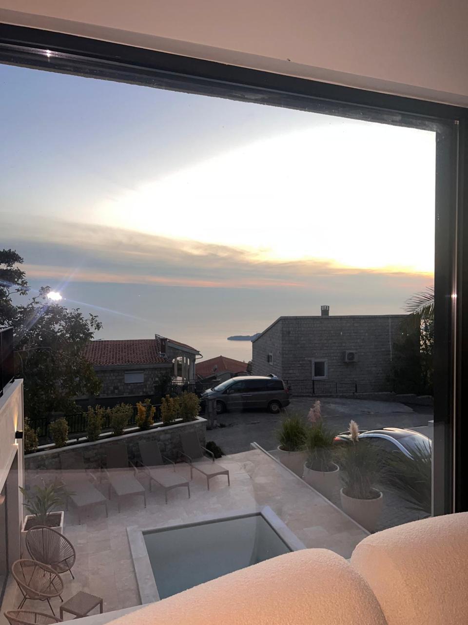 Luksuzna vila u Kuljačama Budva – 257m² raj sa pogledom na more — nekretnine Crna Gora