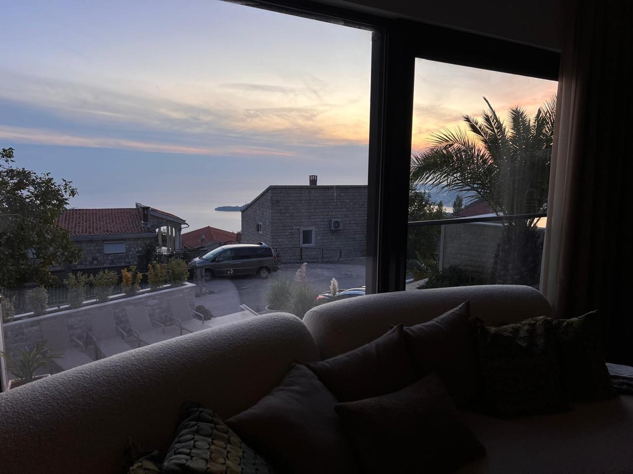Luksuzna vila u Kuljačama Budva – 257m² raj sa pogledom na more — nekretnine Crna Gora