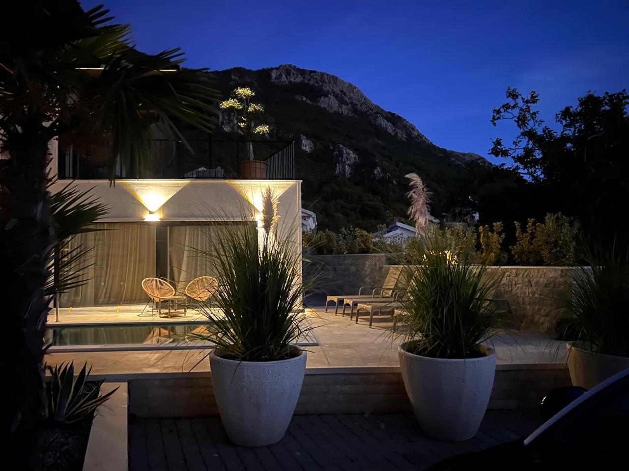 Luksuzna vila u Kuljačama Budva – 257m² raj sa pogledom na more — nekretnine Crna Gora