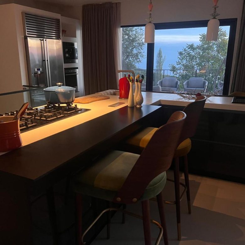 Luksuzna vila u Kuljačama Budva – 257m² raj sa pogledom na more — nekretnine Crna Gora
