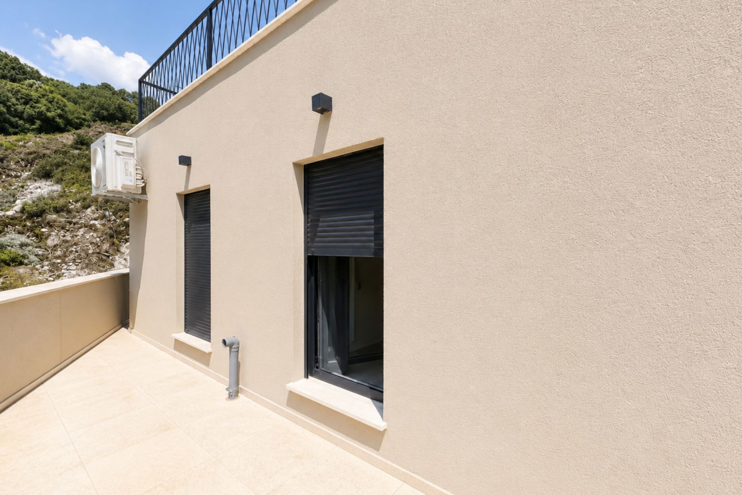 Penthouse u Budvi, Crna Gora — 146 m² + 150 m² terasa, panoramski pogled na more, novo 2024