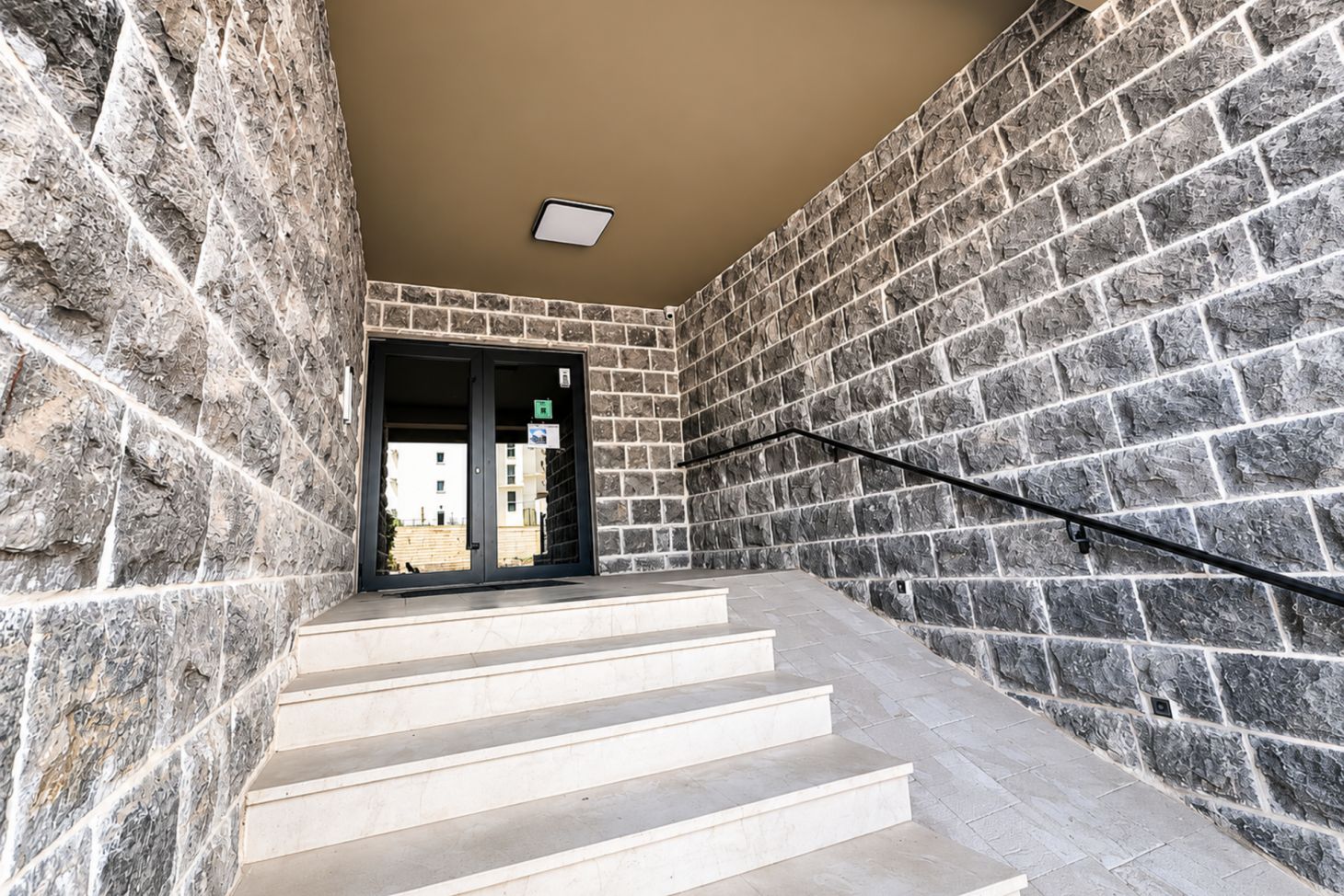 Penthouse u Budvi, Crna Gora — 146 m² + 150 m² terasa, panoramski pogled na more, novo 2024