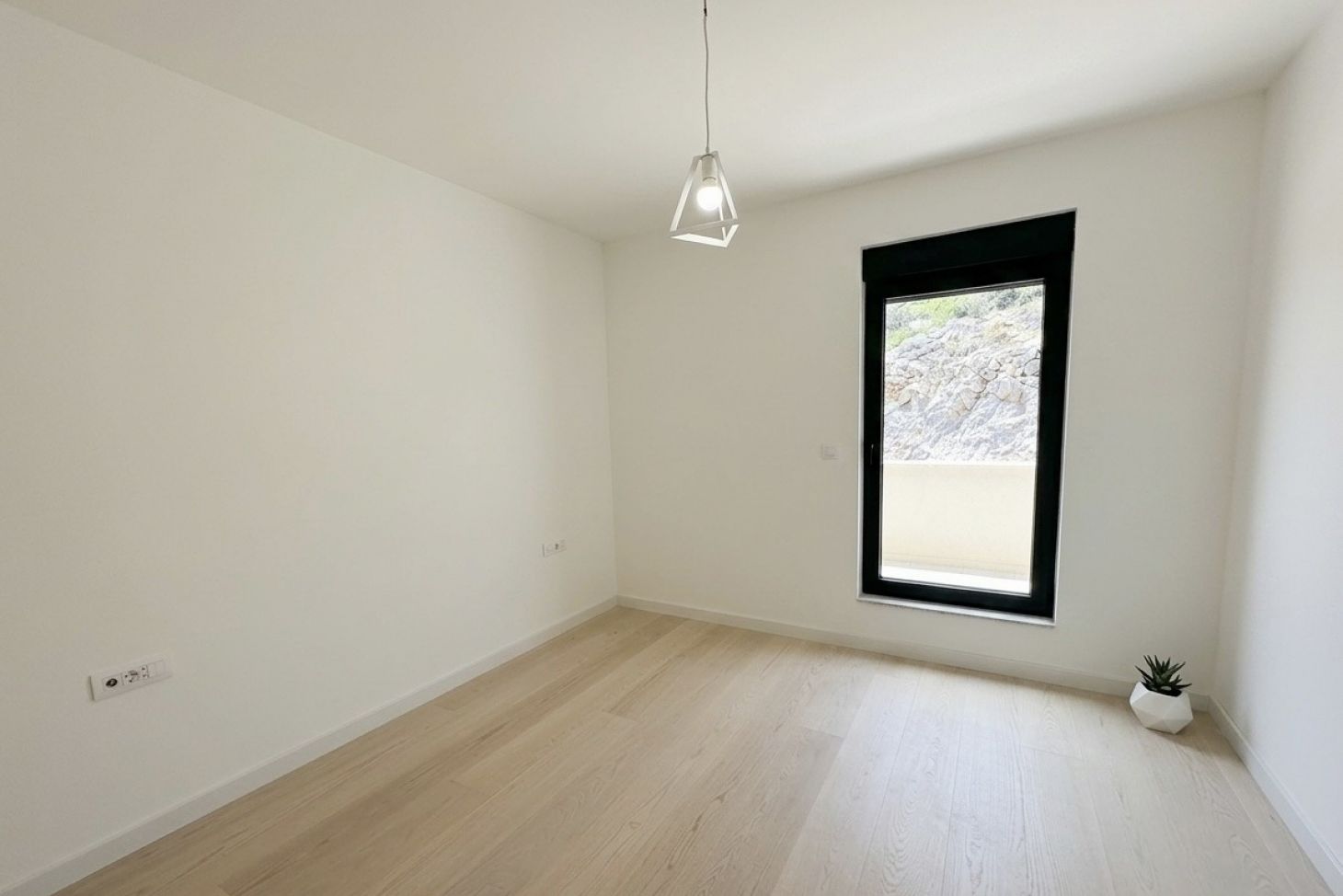 Penthouse u Budvi, Crna Gora — 146 m² + 150 m² terasa, panoramski pogled na more, novo 2024