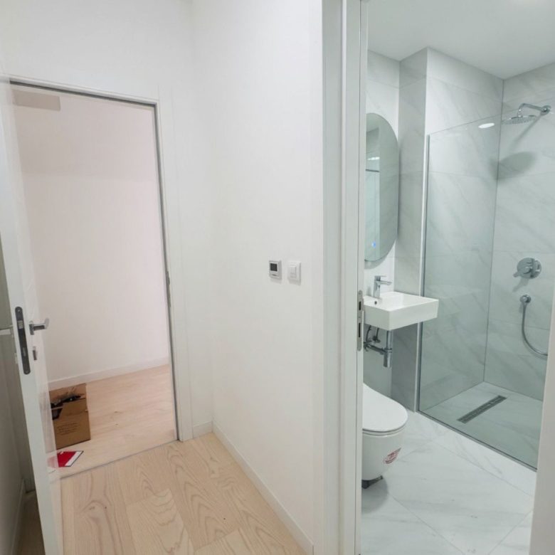 Penthouse u Budvi, Crna Gora — 146 m² + 150 m² terasa, panoramski pogled na more, novo 2024