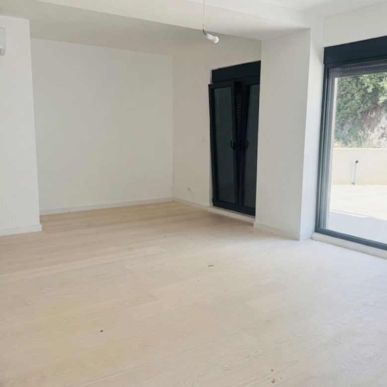 Penthouse u Budvi, Crna Gora — 146 m² + 150 m² terasa, panoramski pogled na more, novo 2024