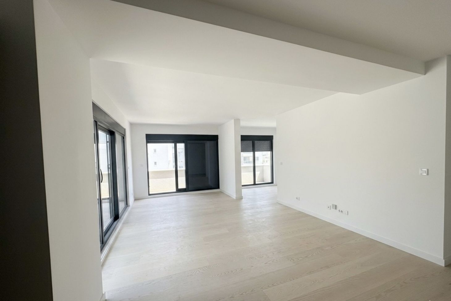 Penthouse u Budvi, Crna Gora — 146 m² + 150 m² terasa, panoramski pogled na more, novo 2024